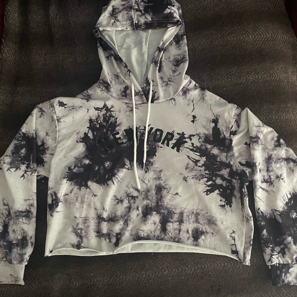 Tye dye sweatshirt crop NWOT